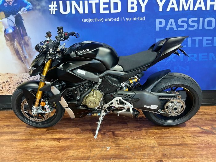 2022 Ducati STREETFIGHTER V4 S Black