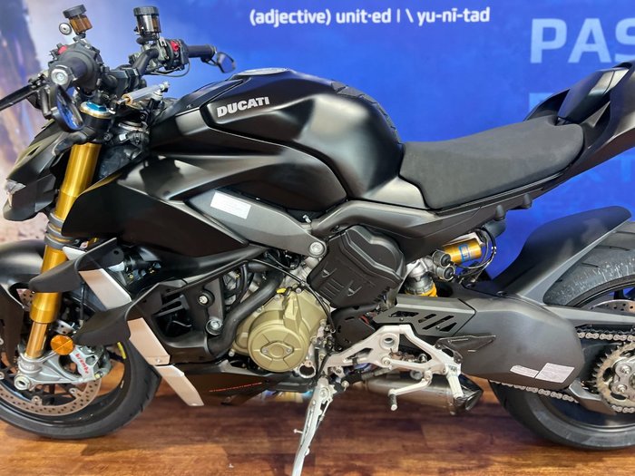 2022 Ducati STREETFIGHTER V4 S Black