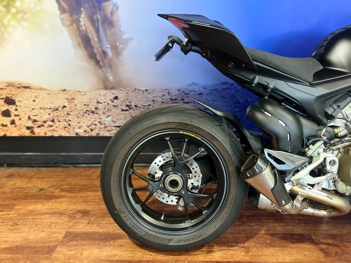 2022 Ducati STREETFIGHTER V4 S Black