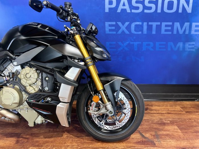 2022 Ducati STREETFIGHTER V4 S Black