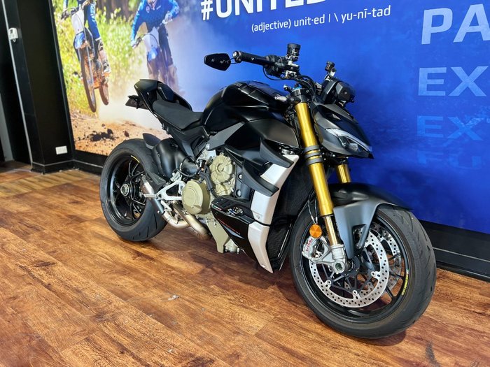 2022 Ducati STREETFIGHTER V4 S Black