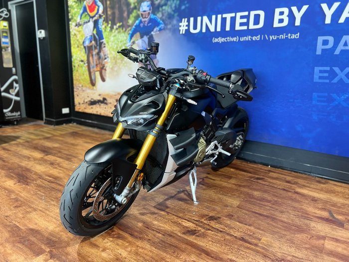 2022 Ducati STREETFIGHTER V4 S Black