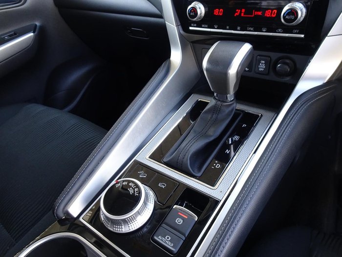 2024 Mitsubishi Pajero Sport GLS