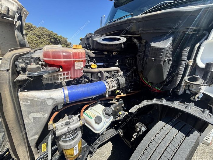 2022 Freightliner Cascadia White