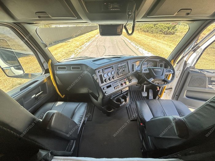 2022 Freightliner Cascadia White