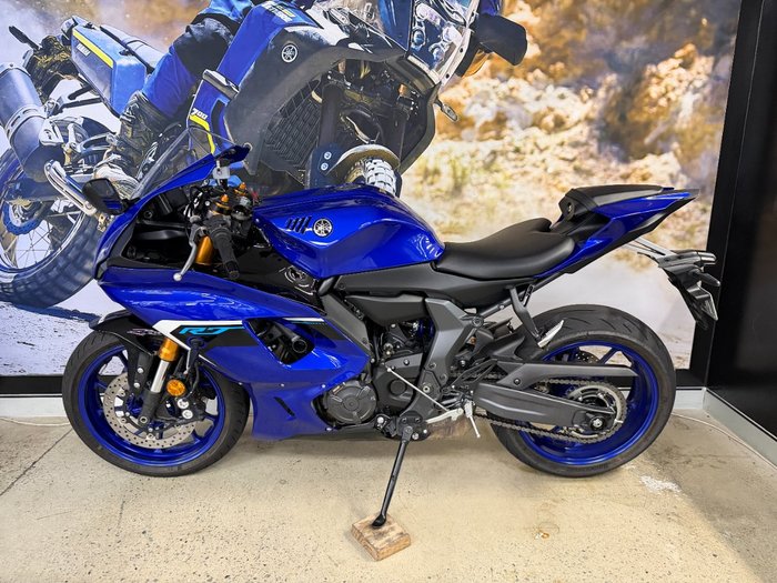 2025 Yamaha YZF-R7LA BLUE