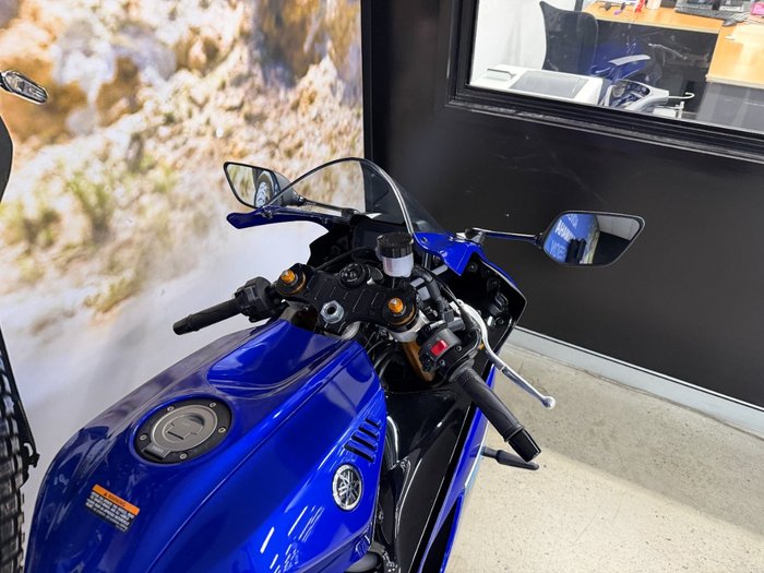 2025 Yamaha YZF-R7LA BLUE