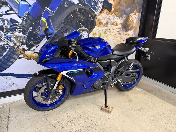 2025 Yamaha YZF-R7LA BLUE