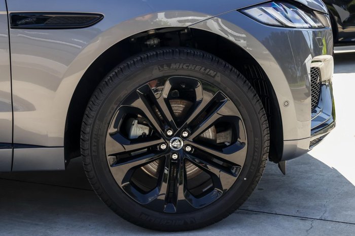 2024 Jaguar F-PACE P250 R-Dynamic SE