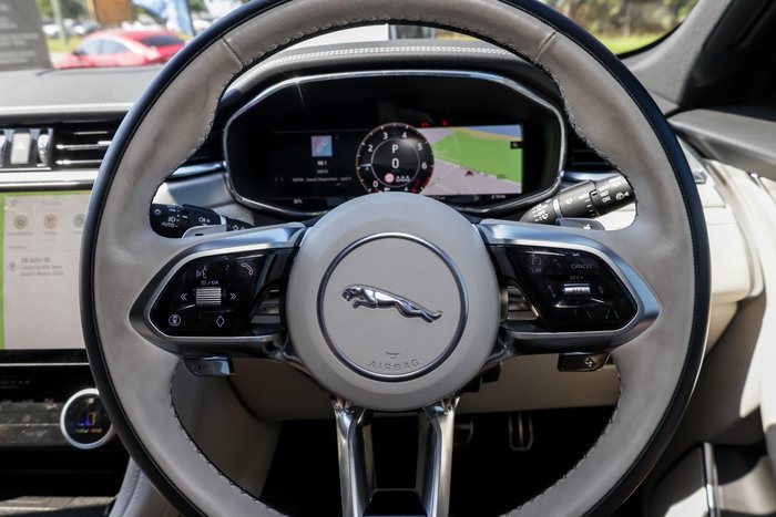 2024 Jaguar F-PACE P250 R-Dynamic SE