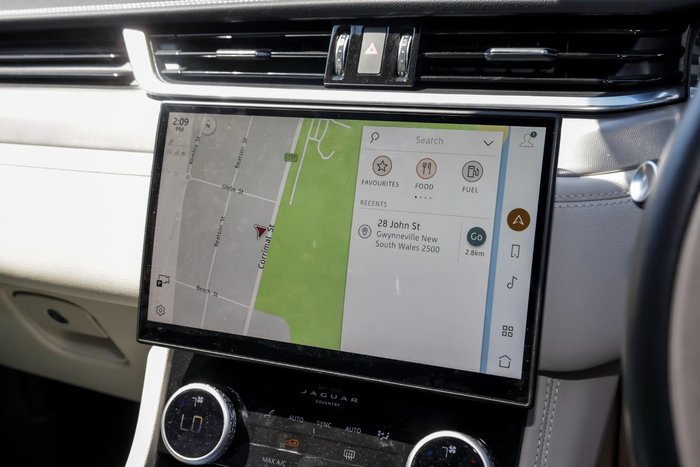 2024 Jaguar F-PACE P250 R-Dynamic SE