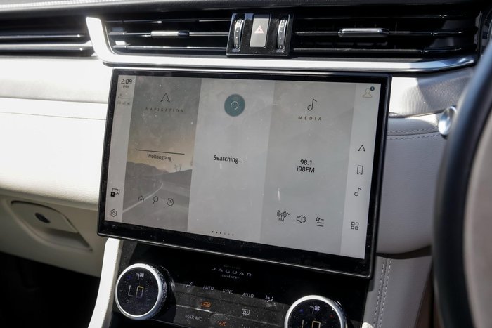 2024 Jaguar F-PACE P250 R-Dynamic SE