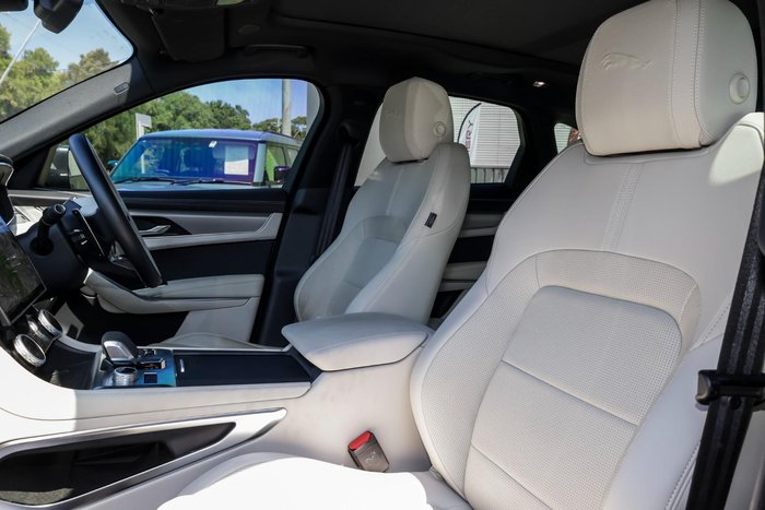 2024 Jaguar F-PACE P250 R-Dynamic SE