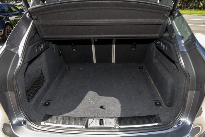 2024 Jaguar F-PACE P250 R-Dynamic SE