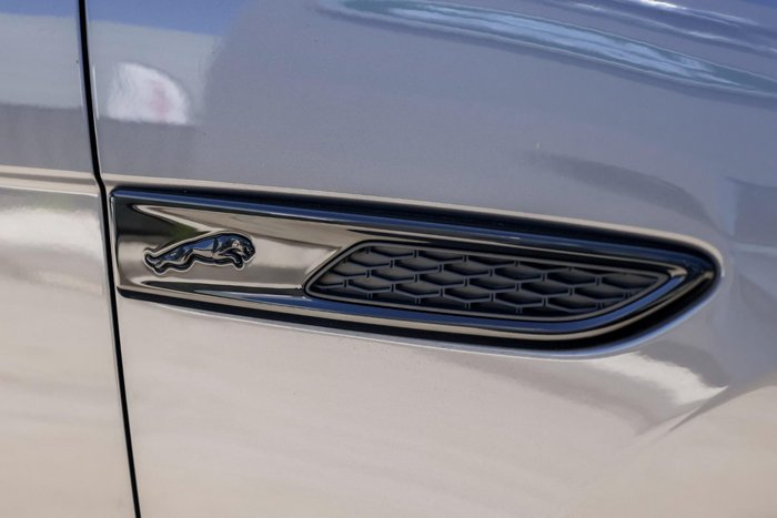 2024 Jaguar F-PACE P250 R-Dynamic SE