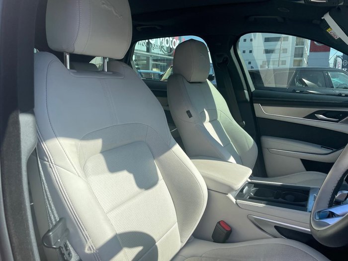 2024 Jaguar F-PACE P250 R-Dynamic SE