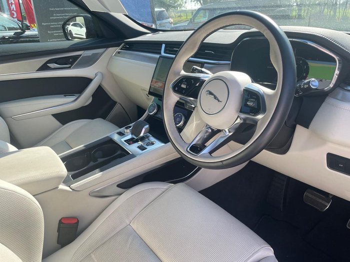 2024 Jaguar F-PACE P250 R-Dynamic SE