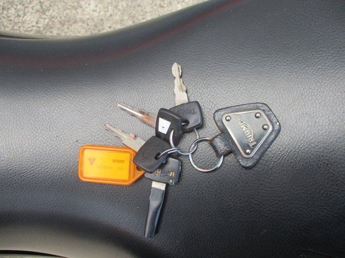 2000 Triumph SPRINT ST BLACK