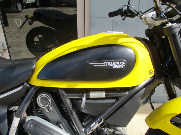 2015 DUCATI SCRAMBLER ICON YELLOW