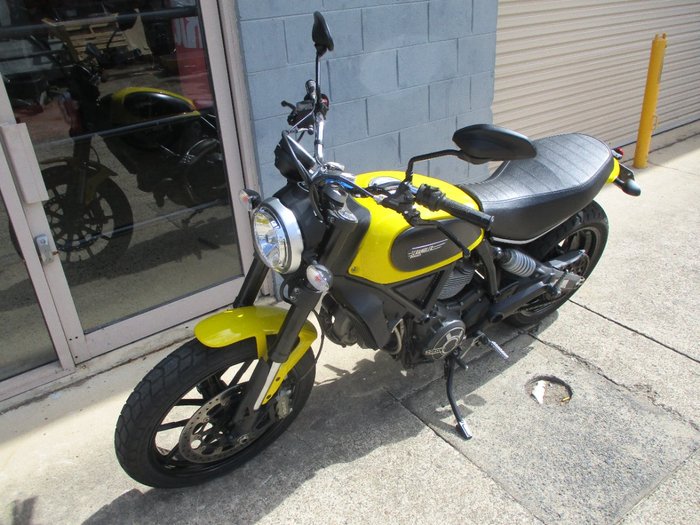 2015 DUCATI SCRAMBLER ICON YELLOW
