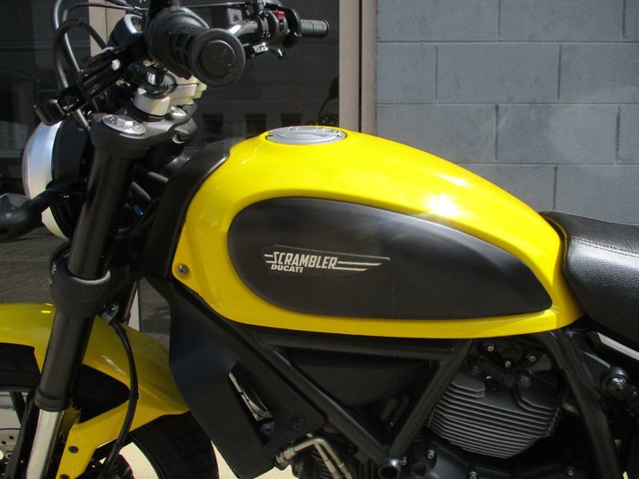 2015 DUCATI SCRAMBLER ICON YELLOW