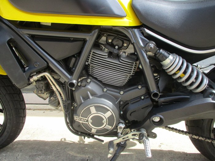 2015 DUCATI SCRAMBLER ICON YELLOW