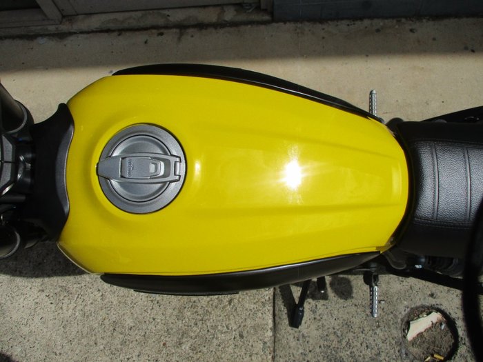 2015 DUCATI SCRAMBLER ICON YELLOW