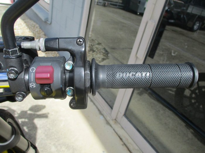 2015 DUCATI SCRAMBLER ICON YELLOW