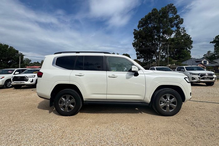 2022 Toyota Landcruiser VX