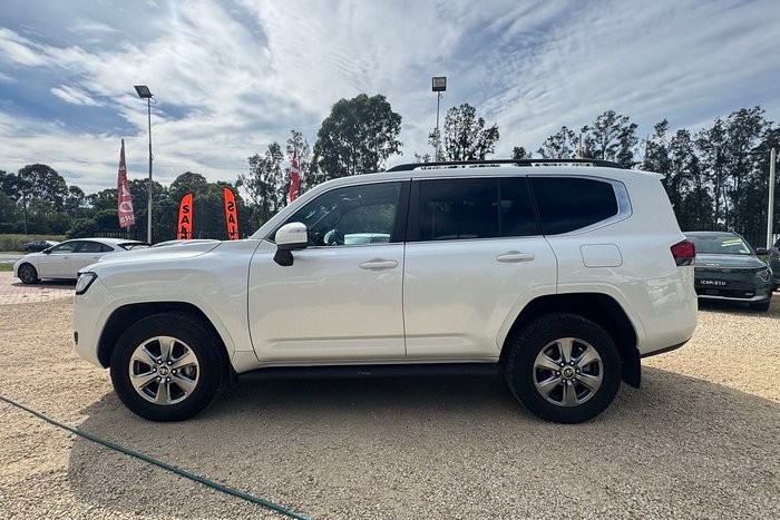 2022 Toyota Landcruiser VX