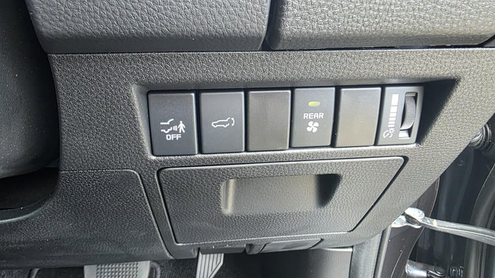 2025 Isuzu MU-X LS-T