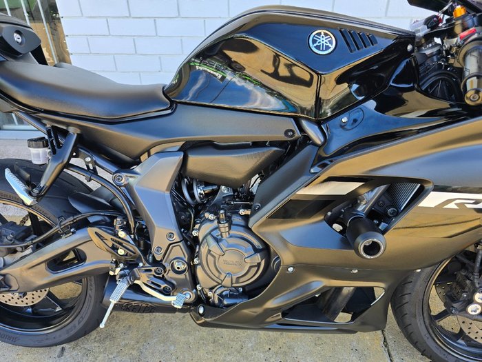 2024 YAMAHA YZF-R7LA Black