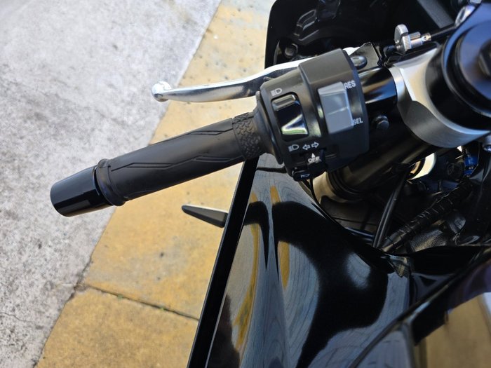 2024 YAMAHA YZF-R7LA Black