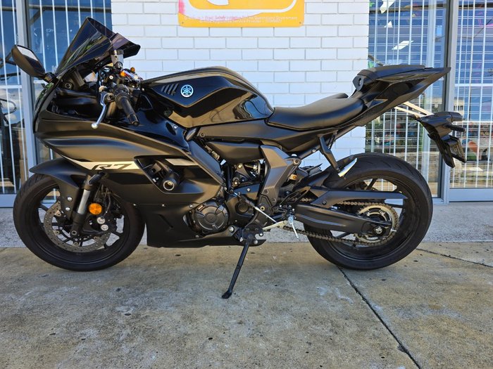 2024 YAMAHA YZF-R7LA Black