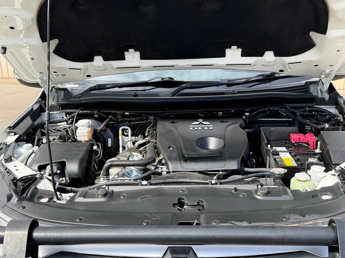 2022 Mitsubishi Pajero Sport GLX