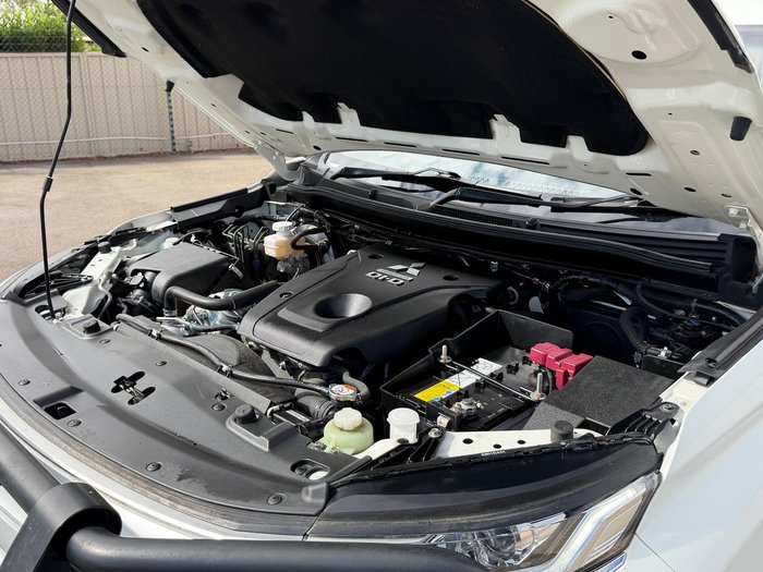 2022 Mitsubishi Pajero Sport GLX