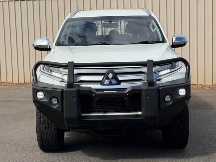 2022 Mitsubishi Pajero Sport GLX