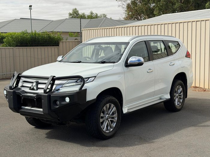 2022 Mitsubishi Pajero Sport GLX