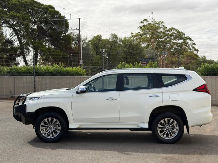 2022 Mitsubishi Pajero Sport GLX