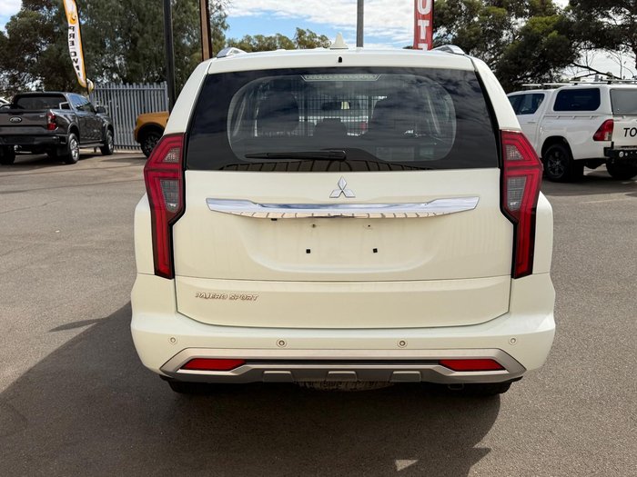 2022 Mitsubishi Pajero Sport GLX