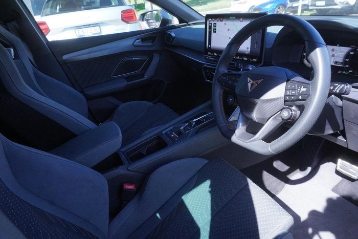 2025 CUPRA Leon VZx