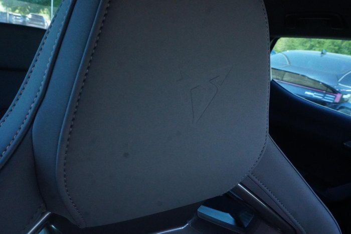 2025 CUPRA Leon VZx