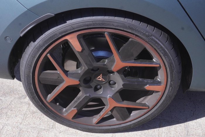 2025 CUPRA Leon VZx