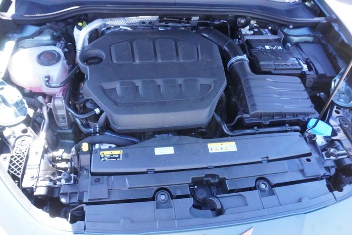 2025 CUPRA Leon VZx