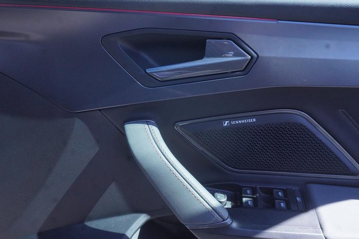 2025 CUPRA Leon VZx