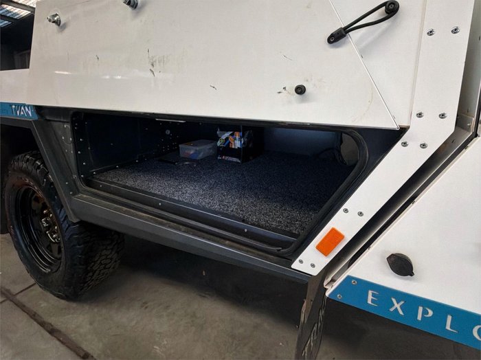2020 Track Trailer Tvan