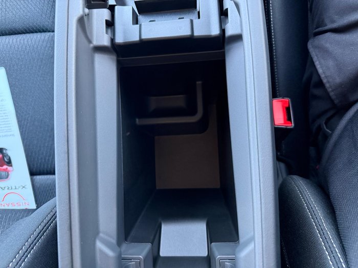 2025 Nissan X-TRAIL ST