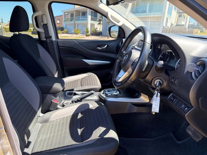 2023 Nissan Navara ST