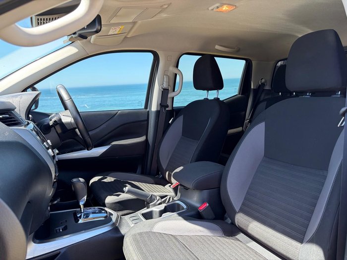 2023 Nissan Navara ST