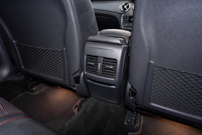 2015 Mercedes-Benz GLA-Class GLA200 CDI X156 Cosmos Black